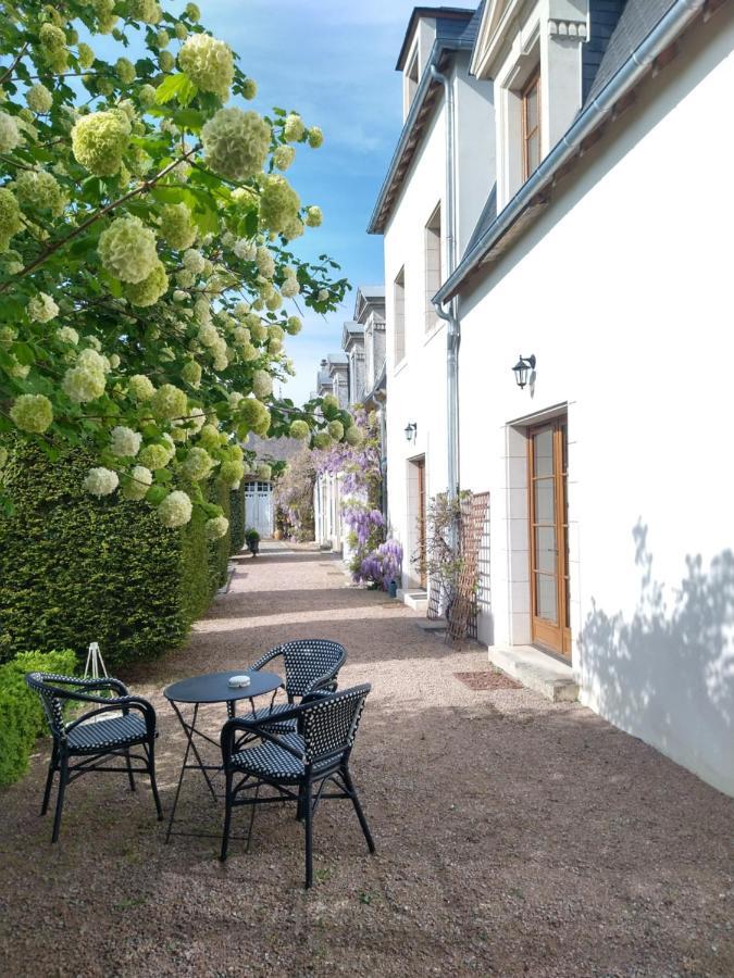 Hotel La Croix De Vernuche Varennes-Vauzelles Exterior foto